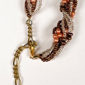 Collar de Dama con Mostacillas y Cadena Dorada - imagen 3