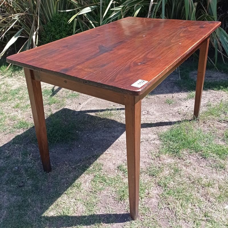 Mesa de madera antigua con superficie grande - imagen 2