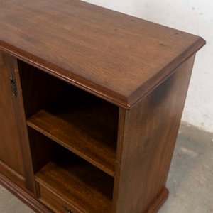 Mueble de madera con puerta, cajón y estantes - imagen 2