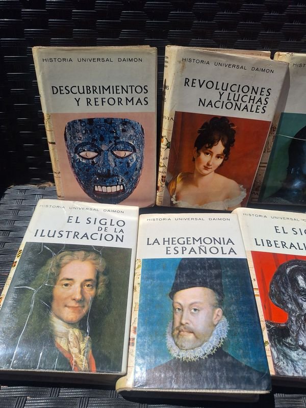 Colección de libros históricos y diccionario - imagen 4