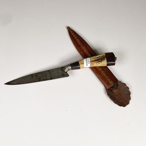 Lote anterior: Cuchillo Antiguo Hoja de Acero "Rubin & Cia" con Cabo de Guampa y Vaina de Cuero
