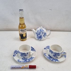 Set Infantil de Té Cerámica Azul y Blanco Flores - Tetera, 2 Tazas y 2 Platitos - imagen 2