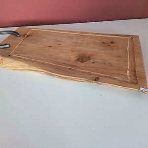 Tabla de Cocina Artesanal de Madera con Herradura - imagen 1