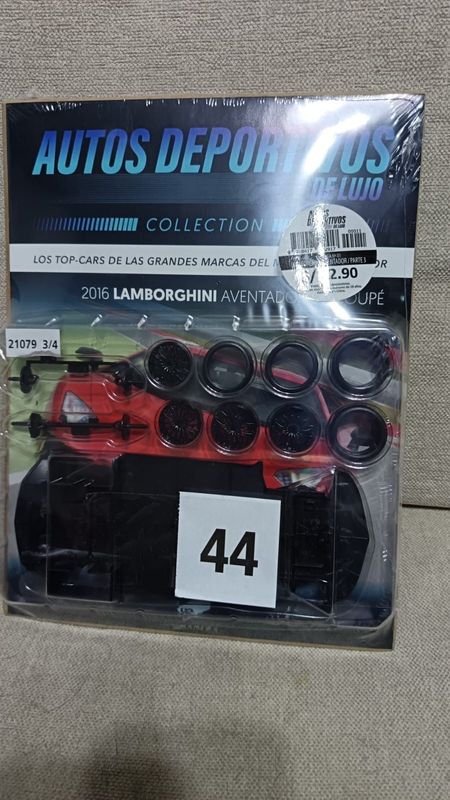 Fascículo Lamborghini Aventador LP700-4 2016