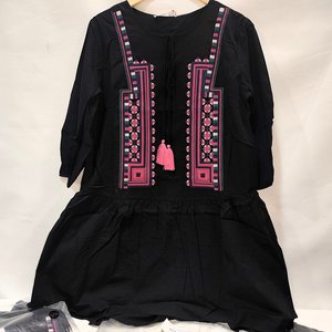 Lote de 8 Vestidos Negros Bordados para Dama - imagen 4