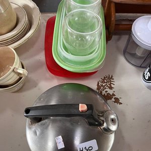 Lote anterior: Lote de Tazas, Tupper y Caldera de Cocina