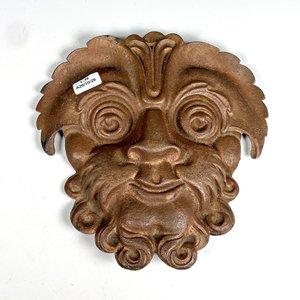 Lote siguiente: Mascarón Decorativo de Metal Estilo Antiguo