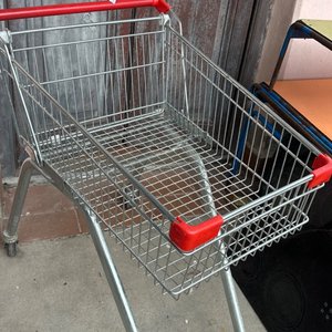 Lote siguiente: Carro súper 