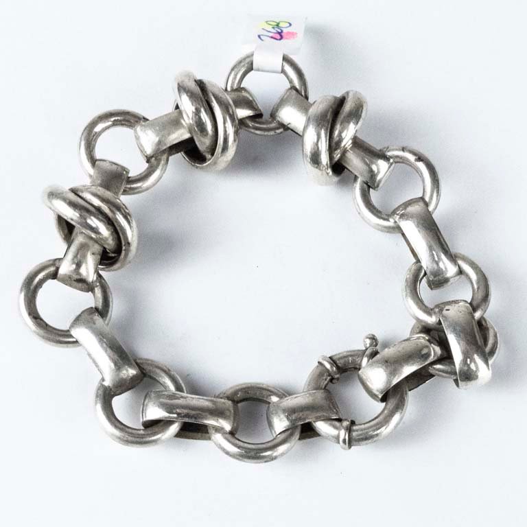 Lote siguiente: Pulsera de plata en cadena de plata