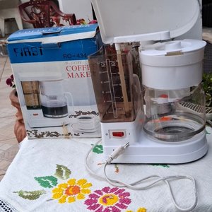 Lote siguiente: Lote 91 1 Cafetera electrica nueva