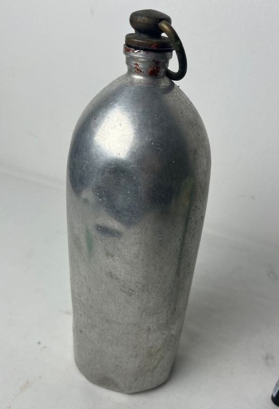 Porron de aluminio para beber - imagen 4