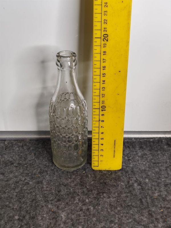 Botella Antigua de Vidrio Labrado Urreta Chica - imagen 1