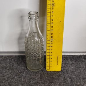 Lote siguiente: Botella Antigua de Vidrio Labrado Urreta Chica