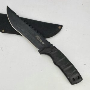 Cuchillo Táctico Negro con Vaina y Hoja Serrada - imagen 3
