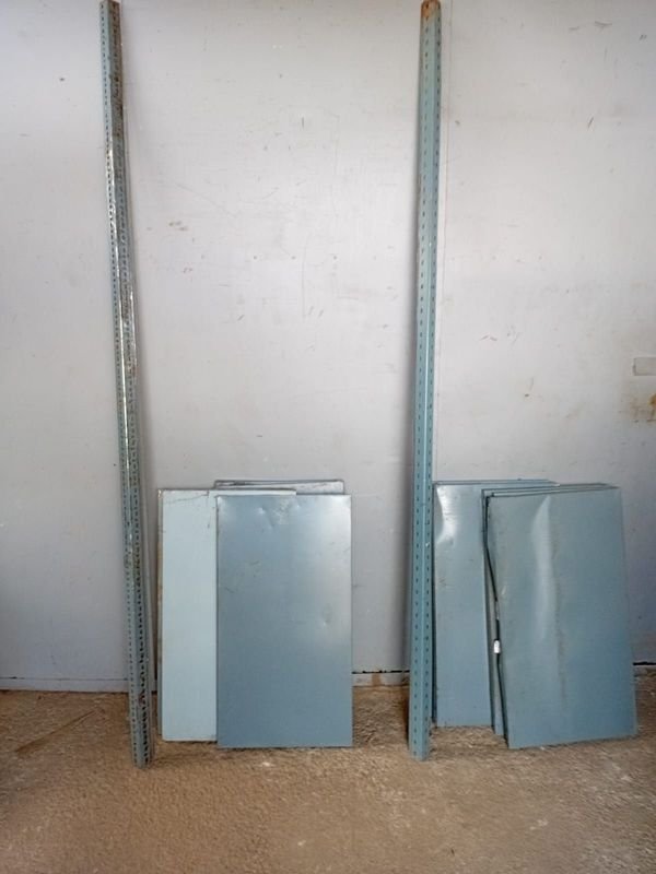 Estantería Metálica Desarmada con Estantes - imagen 1