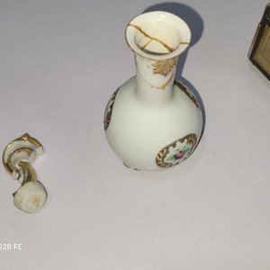 Lote de Adornos Decorativos Variados: Candelabros, Figuras, Reloj y Más - imagen 11