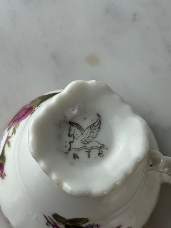 Lote de porcelanas alemanas y japonesas con detalles florales - imagen 14
