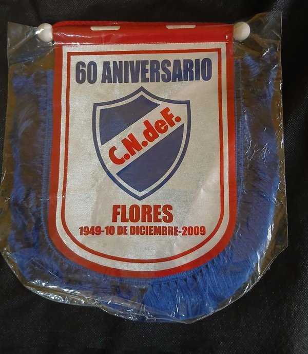 Banderín Conmemorativo Club Nacional de Football 60° Aniversario Flores