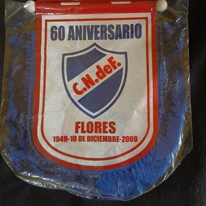 Banderín Conmemorativo Club Nacional de Football 60° Aniversario Flores - imagen 1
