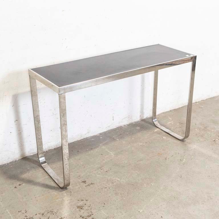Lote anterior: Mesa de arrimo en metal cromado y melamínica