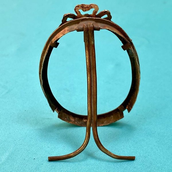Antiguo Marco Francés del 1900: Un Adorno Ovalado con Valor Histórico - imagen 4