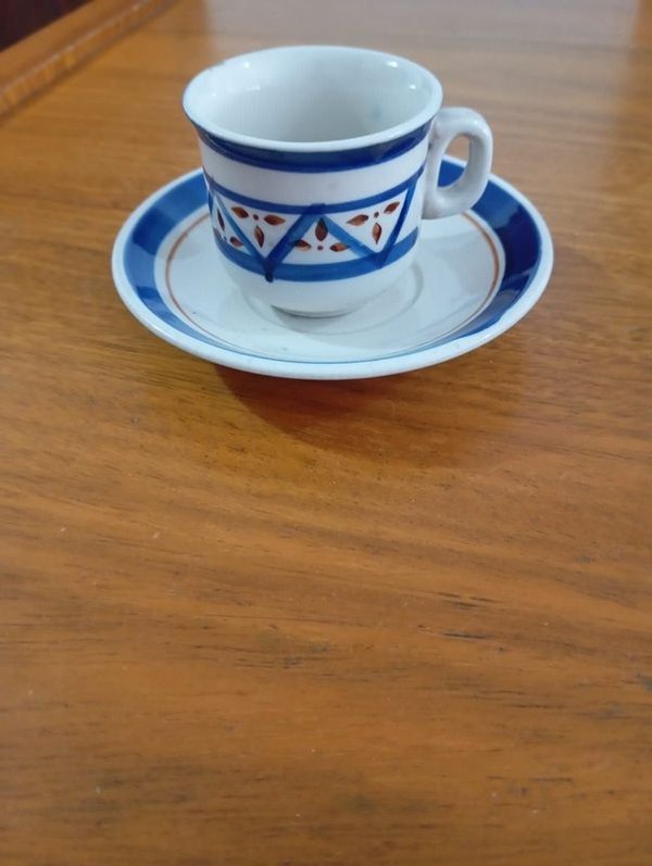 Juego de té o café con patrón geométrico y asas - imagen 3