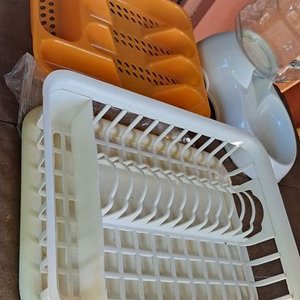 Escurridor de Ensalada, Dispensador de Comida para Perro y Escurridor de Platos - imagen 5