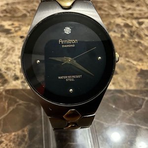 Reloj Armitron Diamond Acero Inoxidable Dorado y Plateado - imagen 2