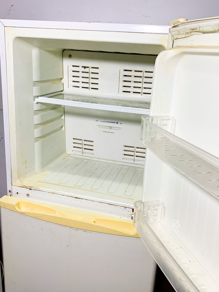 Heladera Midea con Freezer en Mal Estado - imagen 2