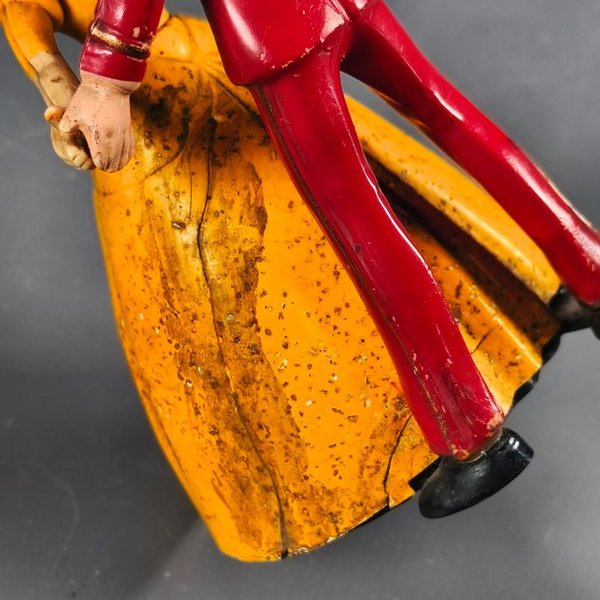 Figurita de princesa y príncipe bailarines a cuerda - imagen 3