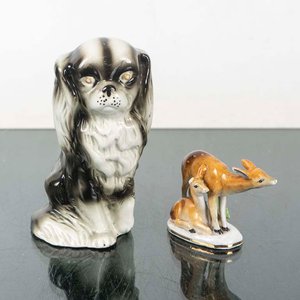 Lote anterior: Figura de Perro de Loza y Grupo de Ciervos Decorativos