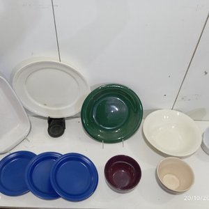 Lote Variado de Vajilla: Platos, Bowls y Fuente Rectangular - imagen 6