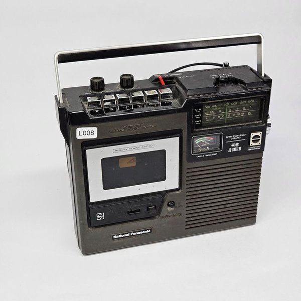 Radio Nacional Panasonic Vintage con Cassete y Tuning - imagen 1