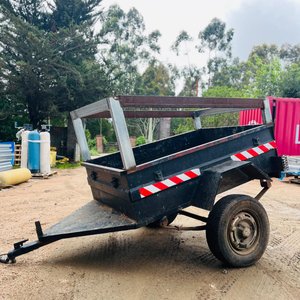Lote siguiente: Acoplado Trailer para Auto con Estructura Metálica