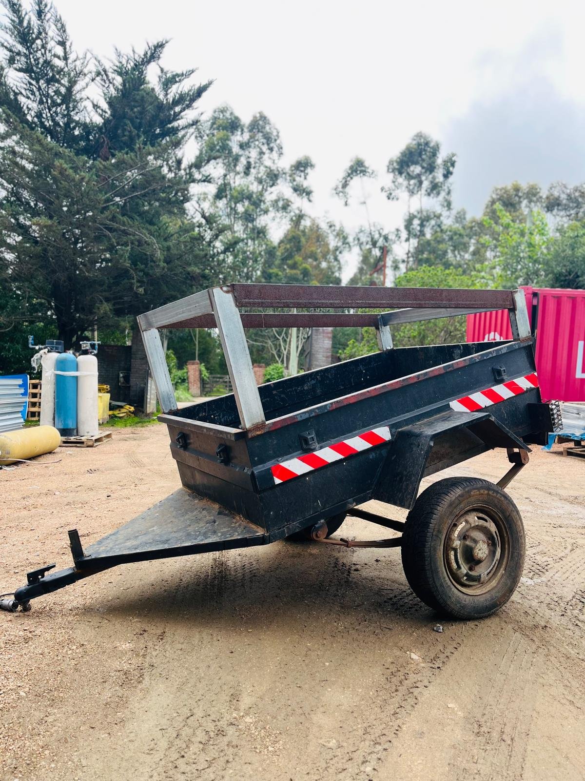 Acoplado Trailer para Auto con Estructura Metálica