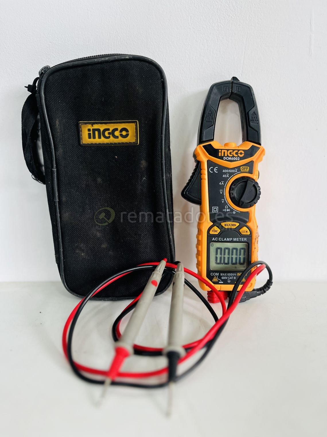 Pinza Amperométrica Digital Ingco DCM500, con Accesorios