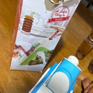 Lote siguiente: Cortador de Verduras Ajustable con Accesorios