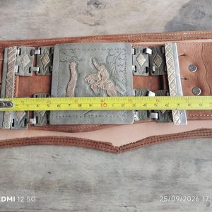 Rastra de cuero y metal con detalles en plata y oro - imagen 7