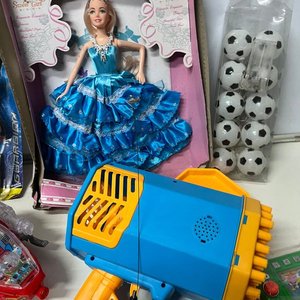 Lote de Juguetes: Princesa, Pistola, Auto, Helicópteros, Burbujero y Más - imagen 8
