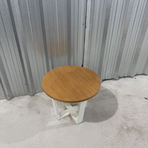 Mesa Redonda Auxiliar de Madera y Base Blanca - imagen 3