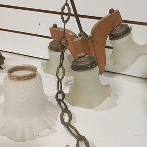 Lote de Arañas de Bronce y Madera con Tulipán y Plafón - imagen 5
