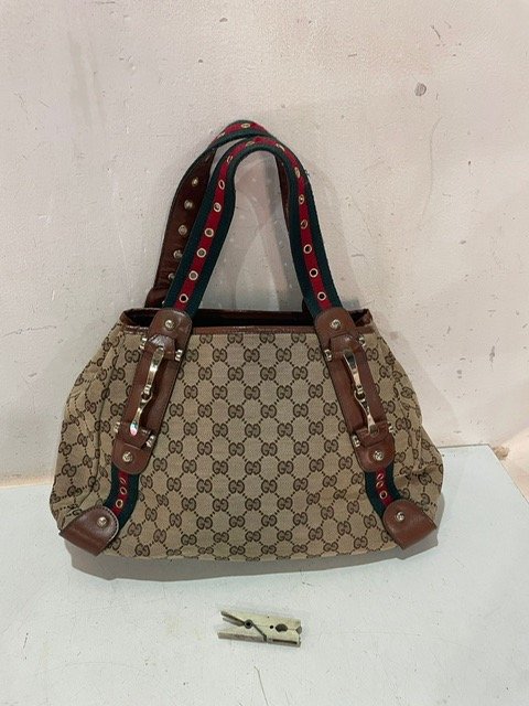 Lote siguiente: Cartera vintage GUCCI original en buen estado