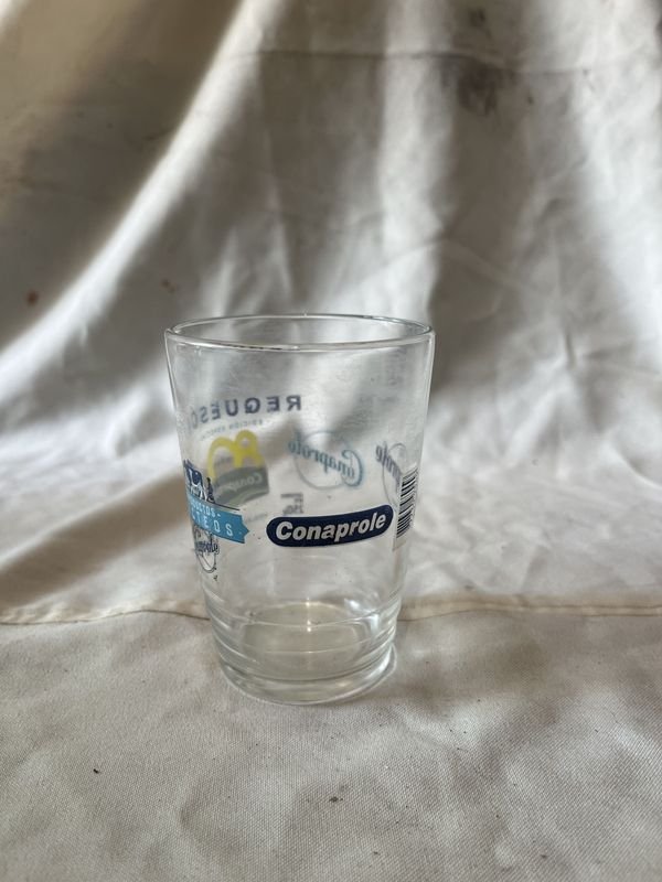 Vaso conmemorativo de los 80 años de Conaprole - imagen 2