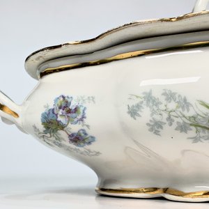 Guisera de Porcelana Limoges Blanca con Decoración Floral y Asas - imagen 2