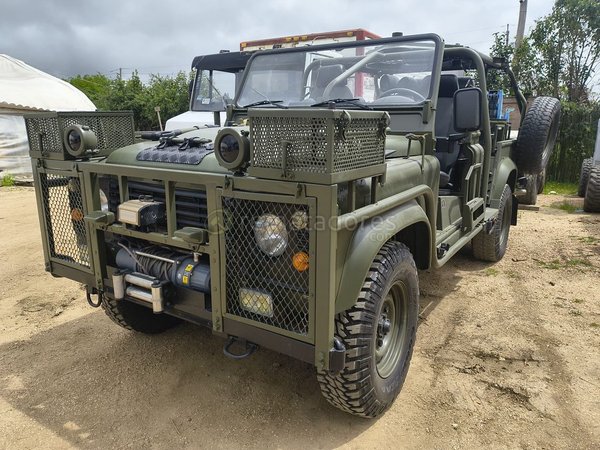 Vehículo todoterreno militar Land Rover Defender - imagen 1