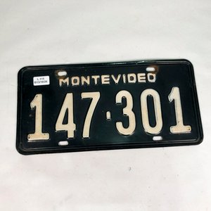 Chapa Patente Montevideo 147-301 Negra Vintage - imagen 2