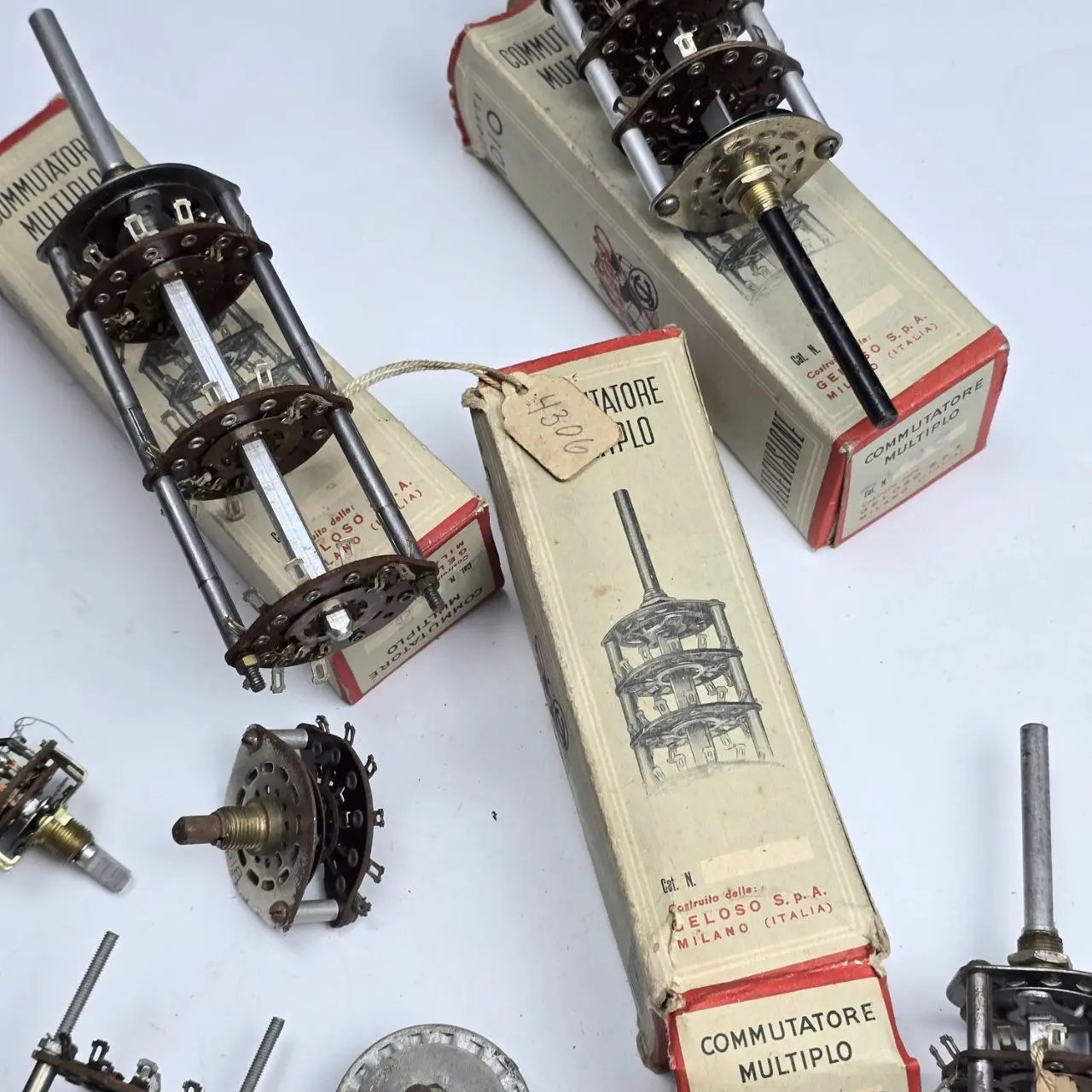 Item lote-08-conmutadores-varios-3-nuevos-en-caja - Image 2