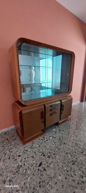 Lote siguiente: Art Deco TV Stand en Excelente Estado