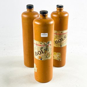Lote anterior: Tres Botellas de Gres Lucas Bols Ámsterdam