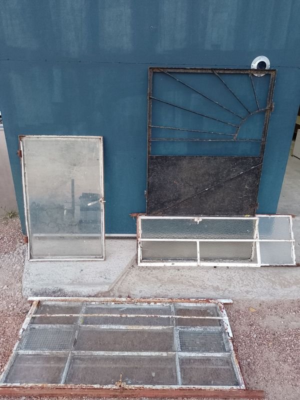 Puertas y Ventanas de Hierro para Construcción - imagen 1